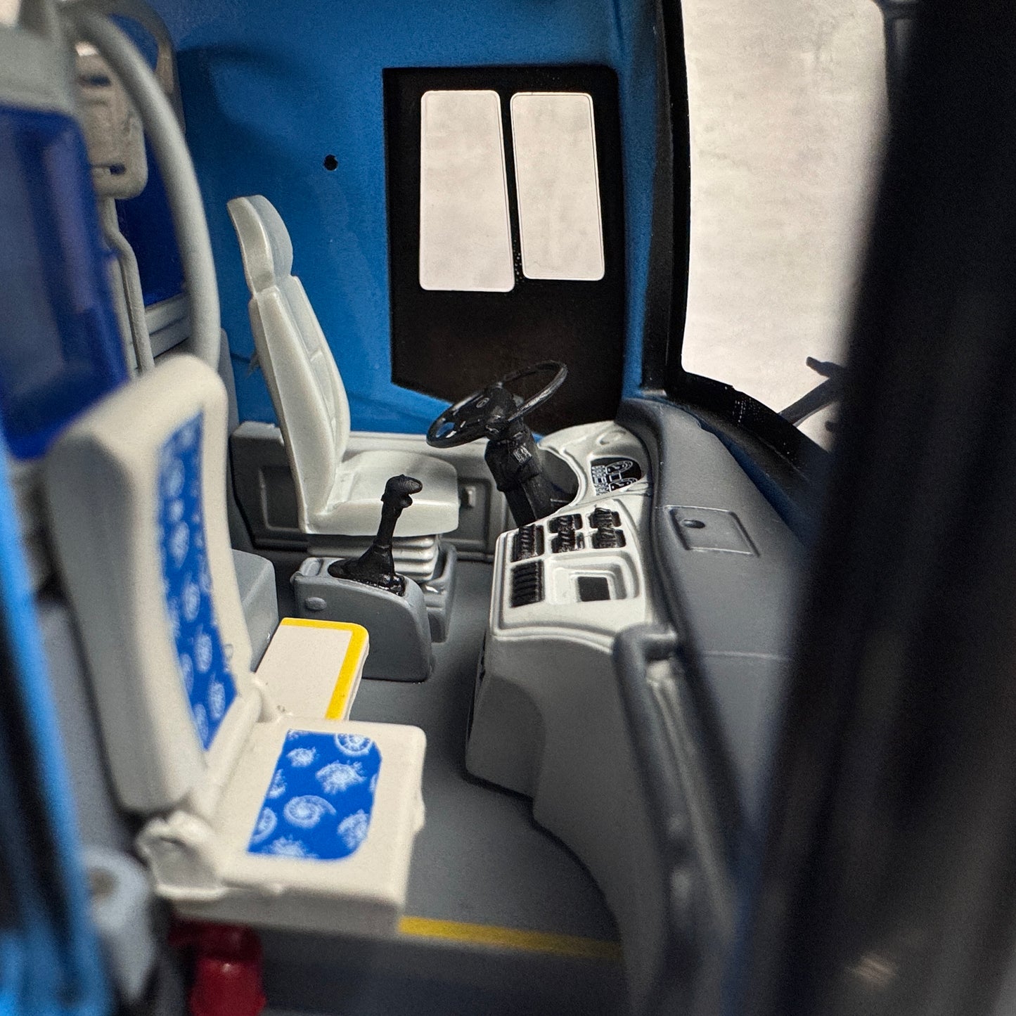 King Long Longwei II 1:38 Scale Alloy Diecast Bus Model – Luxury Interactive Collectible