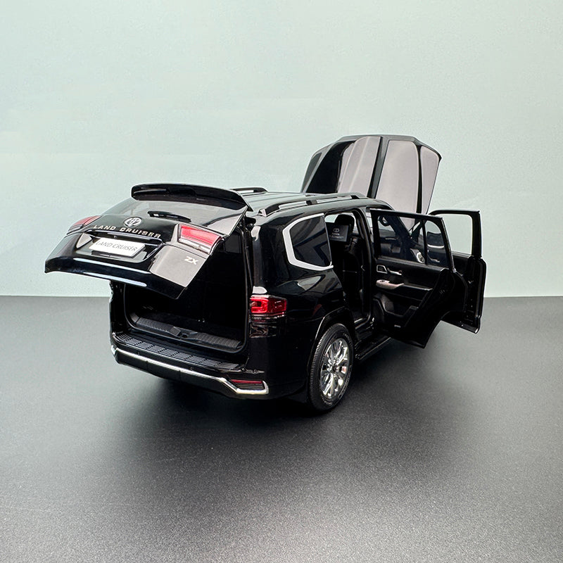 Toyota Land Cruiser LC300 ZX 1:18 Diecast Model by LCD MODEL Collection