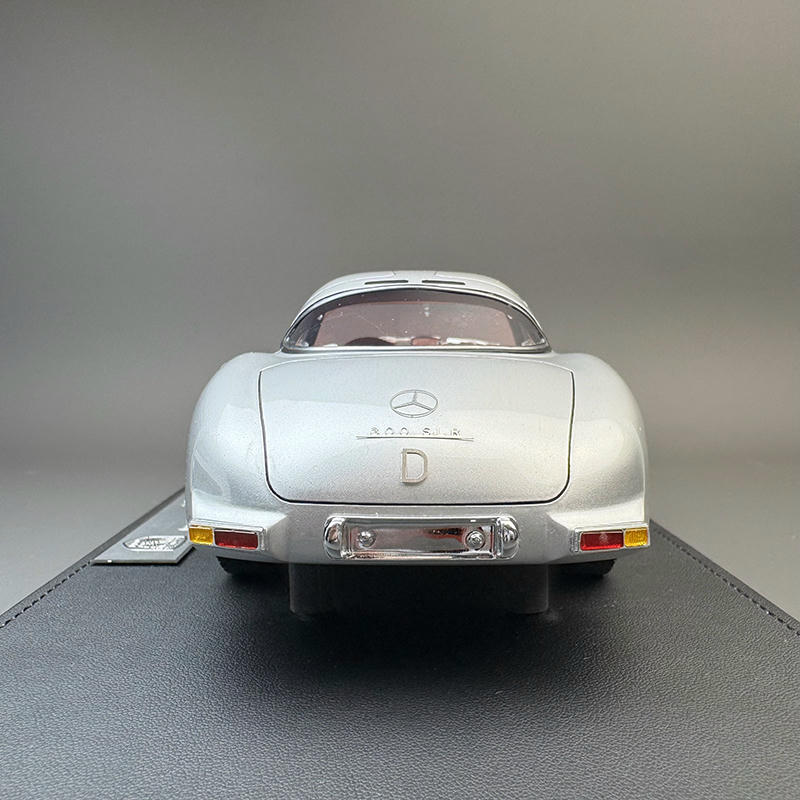 V8 Model 1:18 Mercedes‑Benz 300 SLR Resin Model – YX car model