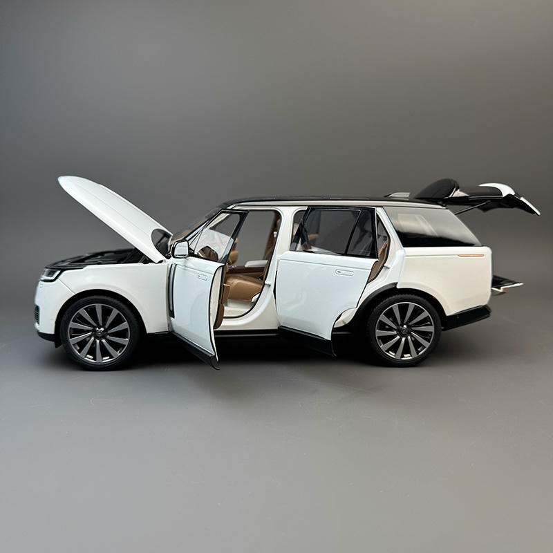 LCD 1:18 Land Rover Range Rover SV 2022 Long Wheelbase Diecast Car
