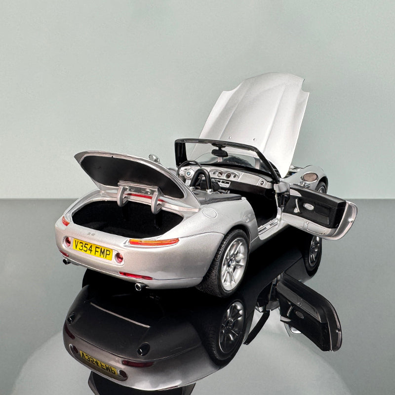 Kyosho BMW Z8 1:18 Scale Alloy Diecast Model – Interactive Collectible