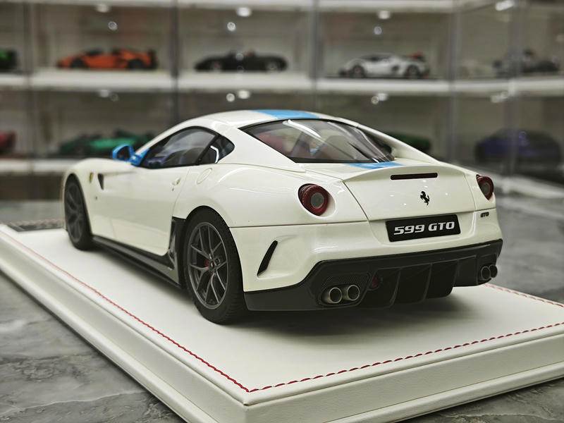 Dino Model 1:18 Ferrari 599 GTO Resin Model