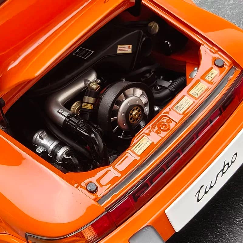 AUTOart 1:18 Porsche 911 (930) Turbo 3.0 Diecast Model Car