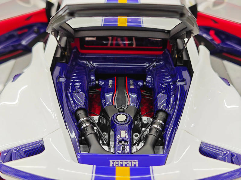Dino Model 1:18 Ferrari 488 Pista Resin (Fully Open) Model