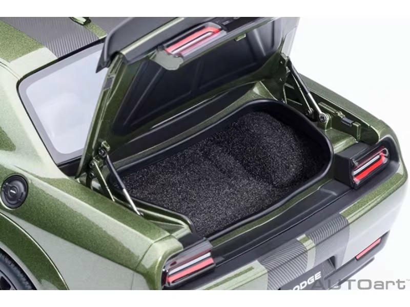 AUTOart 1:18 Dodge Challenger SRT 2023 Alloy Diecast Model