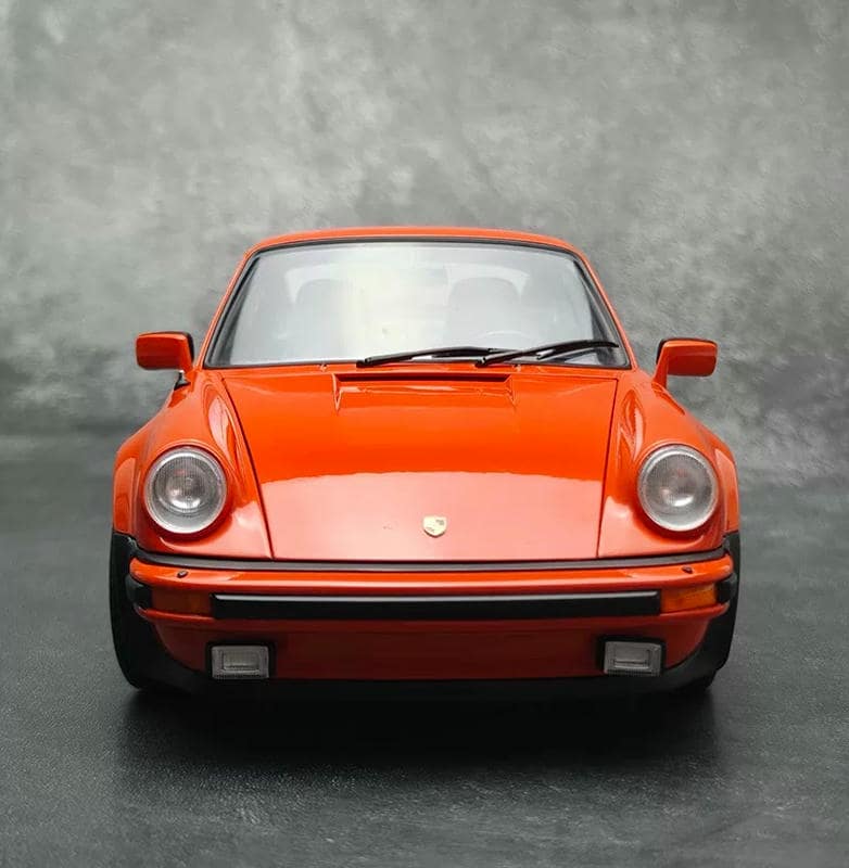 AUTOart 1:18 Porsche 911 (930) Turbo 3.0 Diecast Model Car