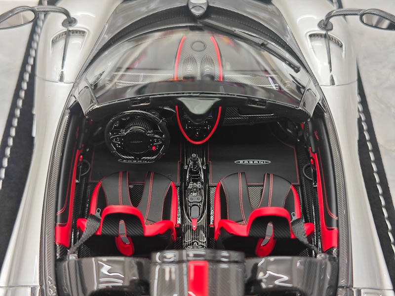 HH Model Pagani Huayra Roadster Limited Edition 1:18 Resin Model Car