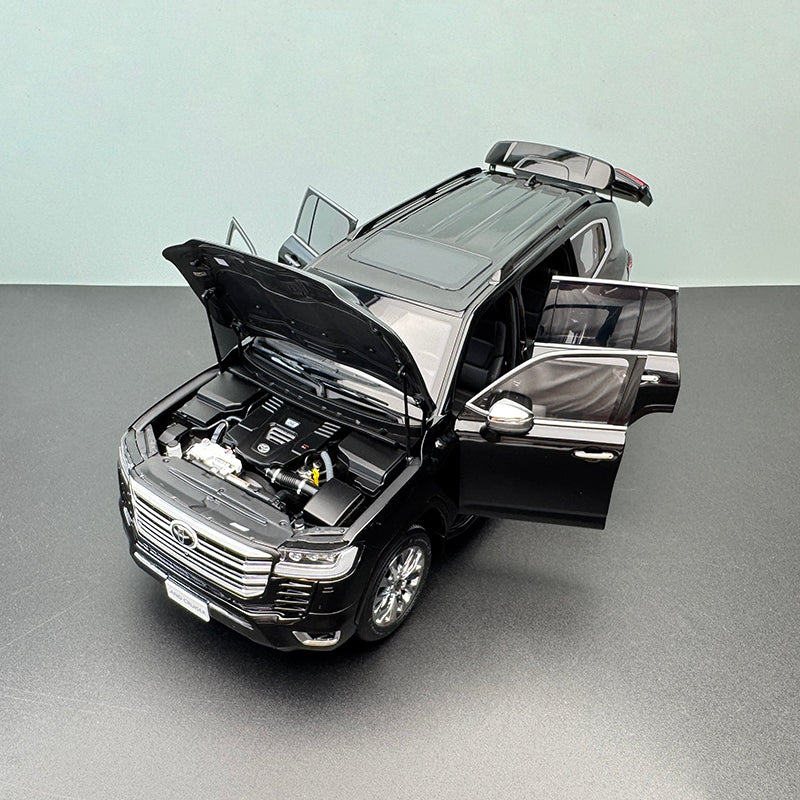 Toyota Land Cruiser LC300 ZX 1:18 Diecast Model by LCD MODEL Collection