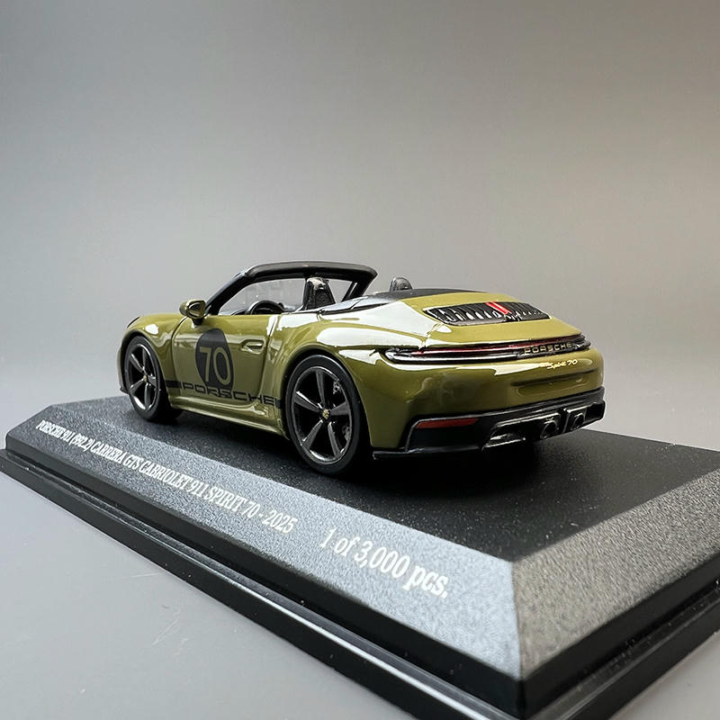 Minichamps 1:64 Porsche 911 (992.2) GTS Diecast Car – YX car model
