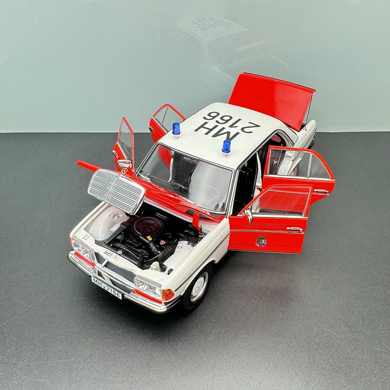 Norev 1:18 Scale Benz 200 (W123) Red & White Emergency Ambulance 183834 –  Diecast Model Collection