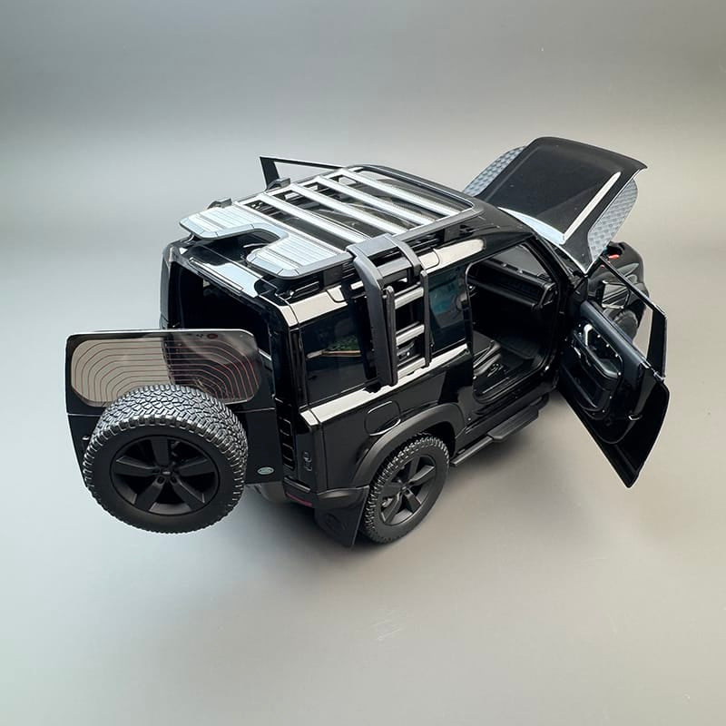 Almost Real Land Rover Defender 90 1:18 Alloy Diecast Model Car