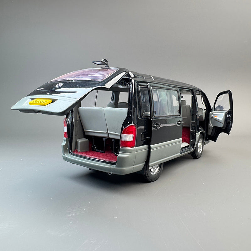 Original 1:24 Mercedes-Benz MB100 Business Van Alloy Model