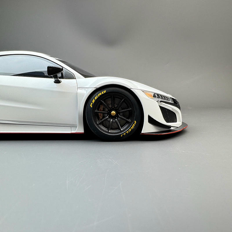 AUTOart 1:18 Honda NSX GT3 Diecast Car- White