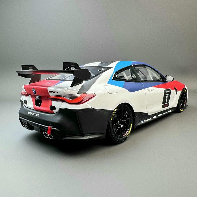 OTTO 1:18 BMW M4 GT4 Resin Model Car（OT1228）