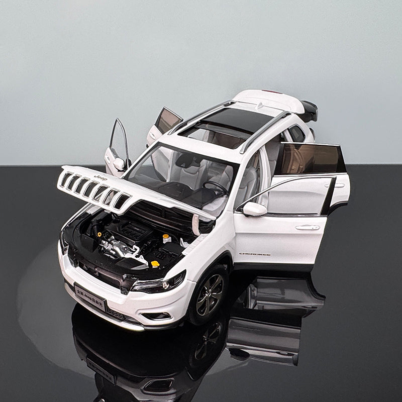 GAC Fiat Chrysler New Jeep Cherokee 1:18 Diecast Model – Fully Interactive Collectible