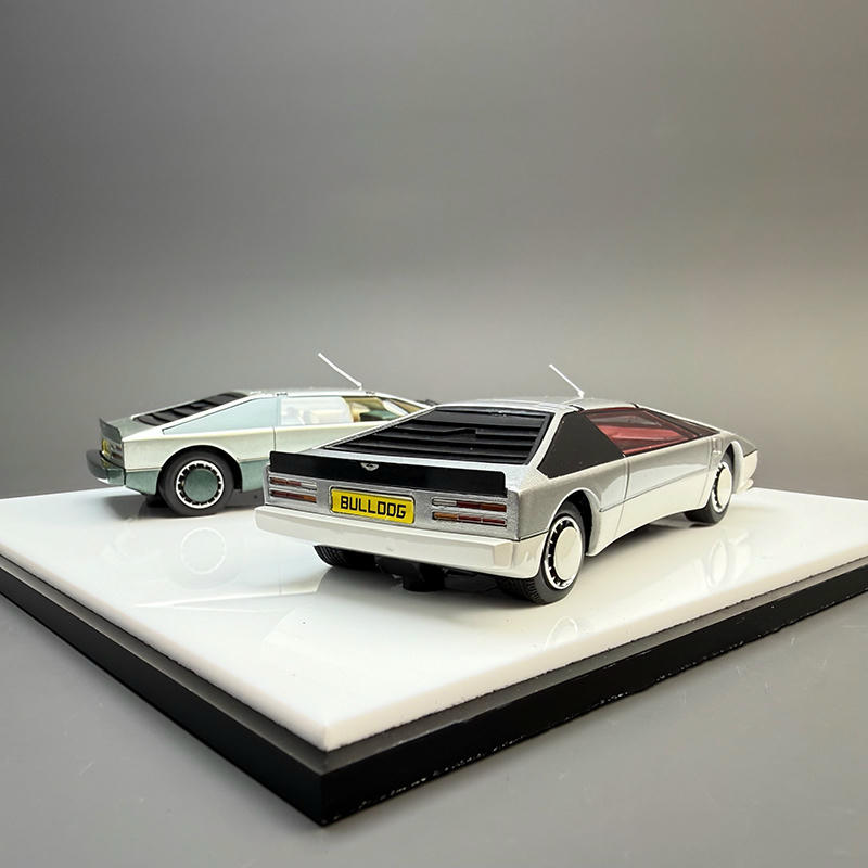 1:43 Aston Martin Bulldog Concept (1980) Resin Model Set