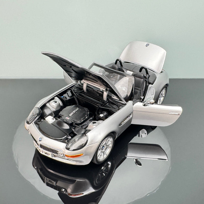 Kyosho BMW Z8 1:18 Scale Alloy Diecast Model – Interactive Collectible