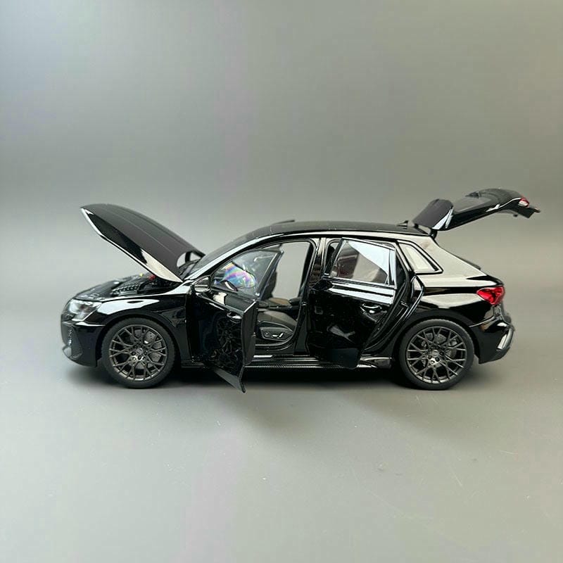 Norev 1:18 Audi RS3 – Alloy Model（188338）