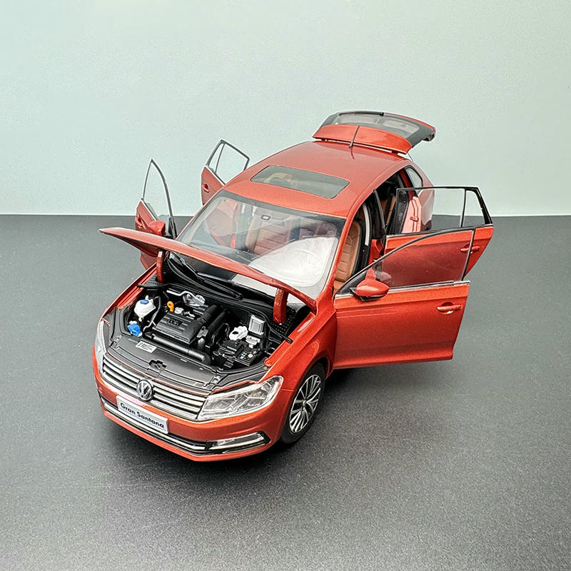 SAIC Volkswagen Gran Santana 1:18 Scale Model
