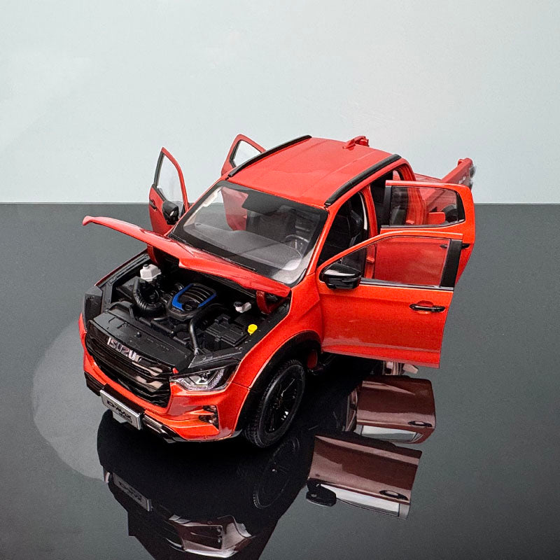 Isuzu Pickup Truck 1:18 Diecast Model – Interactive Collectible
