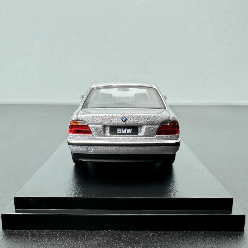AR Box Realistic 1:64 BMW E38 750iL Alloy Diecast Model Car