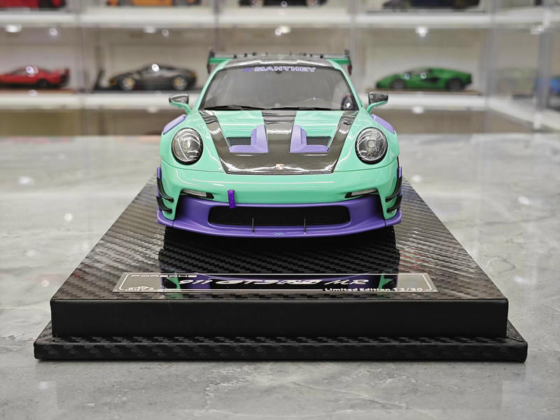 VIP Model 1:18 Porsche 911 GT3 RS Manthey Racing Resin Model