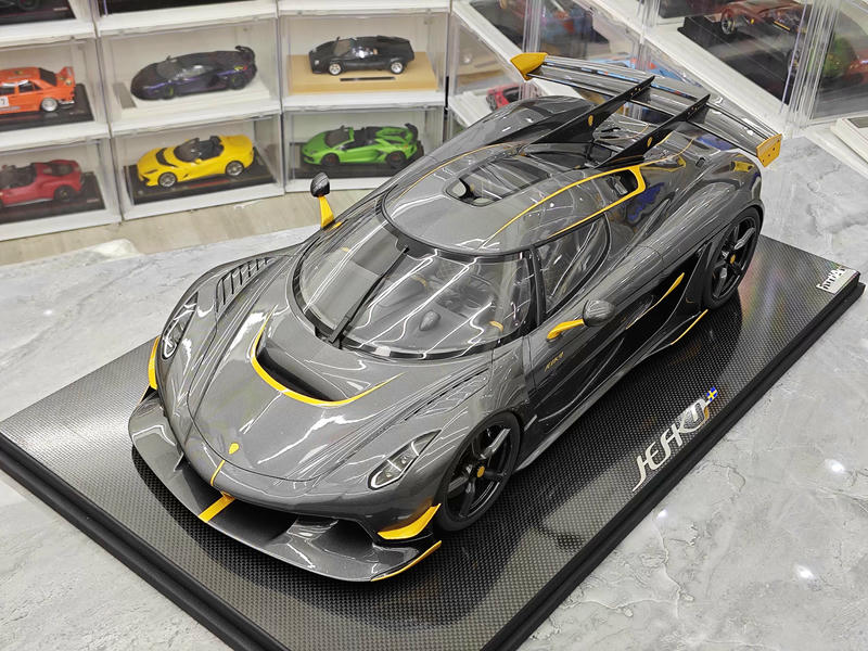FrontiArt 1:8 Koenigsegg Agera RSR Resin Model Car