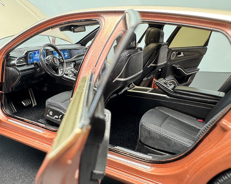 FAW Hongqi H9 1:18 Die-Cast Alloy Model with Solid Wood Base