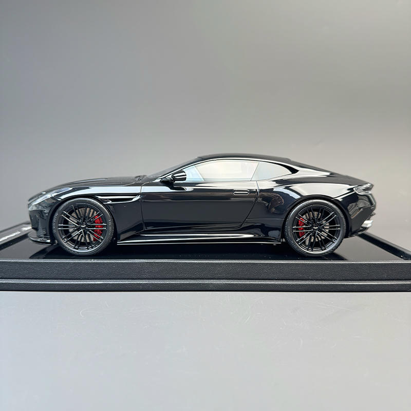MotorHelix 1:18 Aston Martin DB12 Coupe Resin Model Car