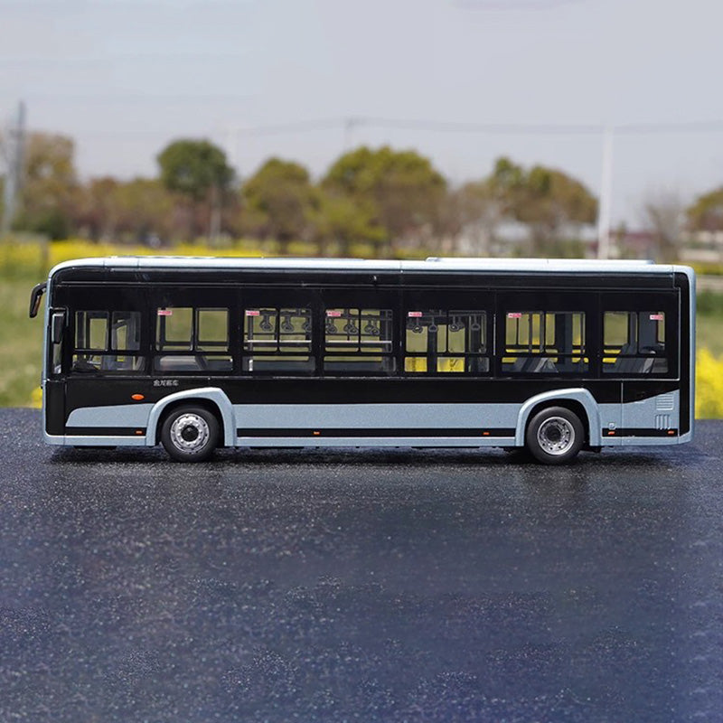 1:38 King Long XMQ6105G Alloy Bus Model with Lights