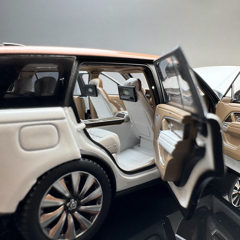 LCD Model 1:43 Range Rover SV Autobiography LWB Alloy Diecast