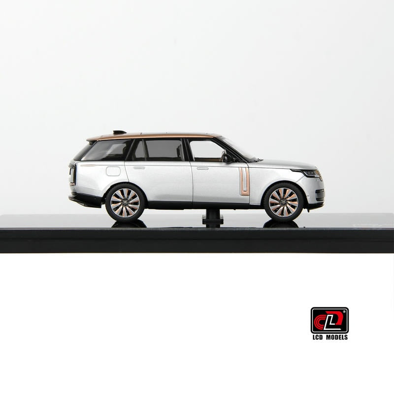 Pre-Order LCD 1:43 Range Rover Silver Alloy Full-Open Model – Acrylic Display & Transparent Sunroof