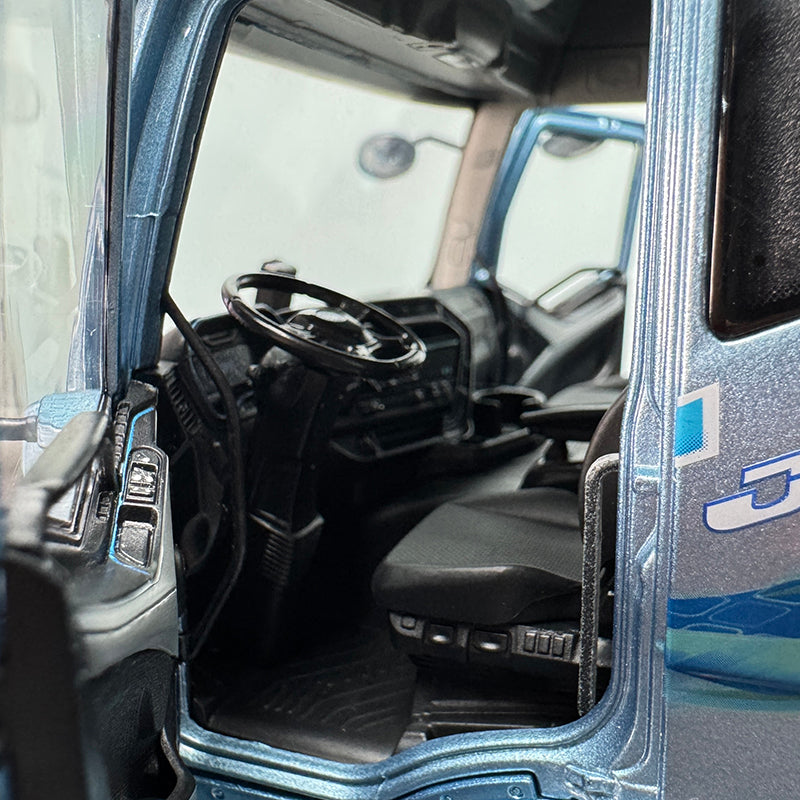 Jiefang J6P New Energy Blue Road 1:24 Die-Cast Model Truck (Alloy Edition)