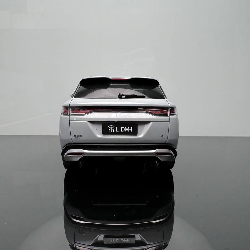 BYD Song L DM-i 1/18 2025 New Energy Ice Amber Blue Die-casting Alloy Car Model