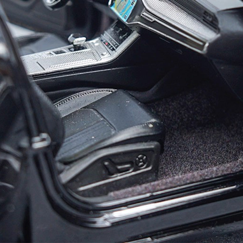 Original Audi A6L 2019 1:18 Alloy Diecast Model Car