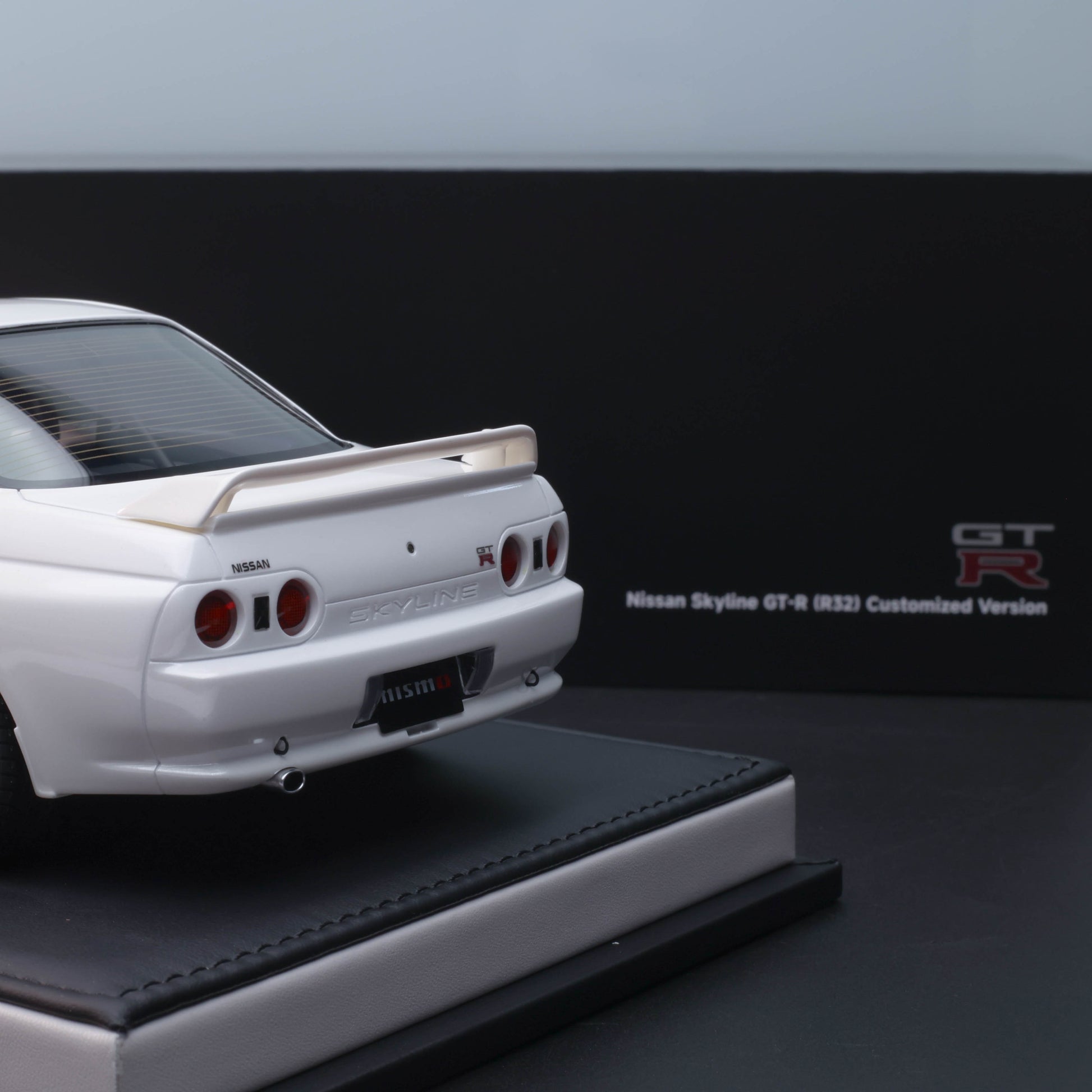 MOTORHELIX 1:18 Nissan Skyline GT-R (R32) Custom – Limited Resin Model (Gunmetal Grey)