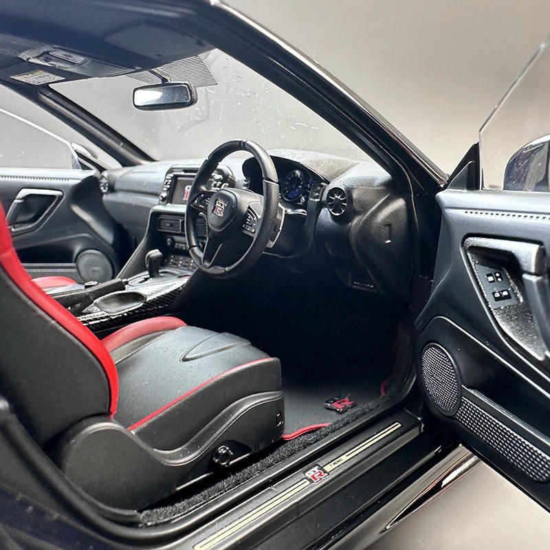 MotorHelix 1:18 Nissan GT-R R35 Diecast Model Car – Midnight Purple