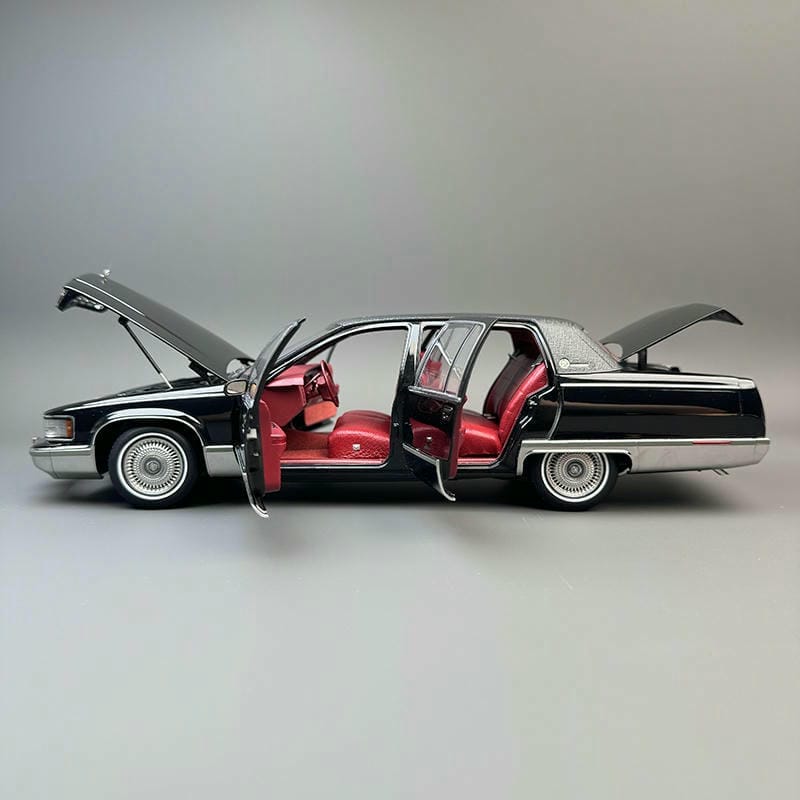 Xiaoguang 1:18 Cadillac Wood Die-Cast Model Car