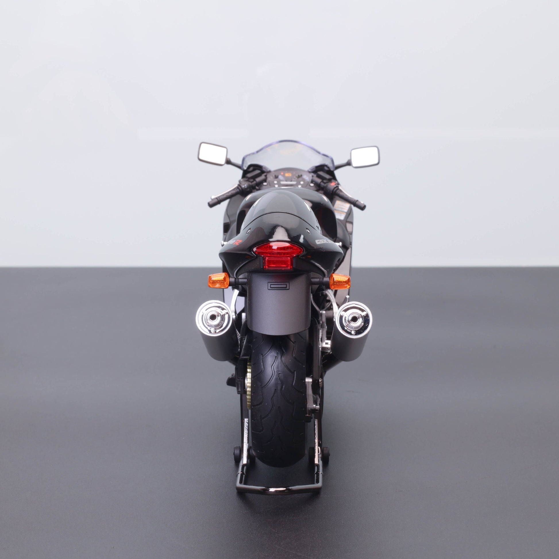 LCD Models 1:12 Suzuki GSX-1300R Hayabusa – Alloy Motorcycle Model (Authorized by Suzuki)