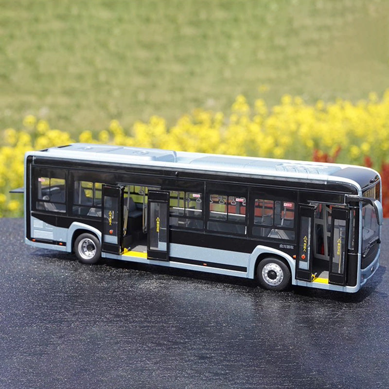 1:38 King Long XMQ6105G Alloy Bus Model with Lights