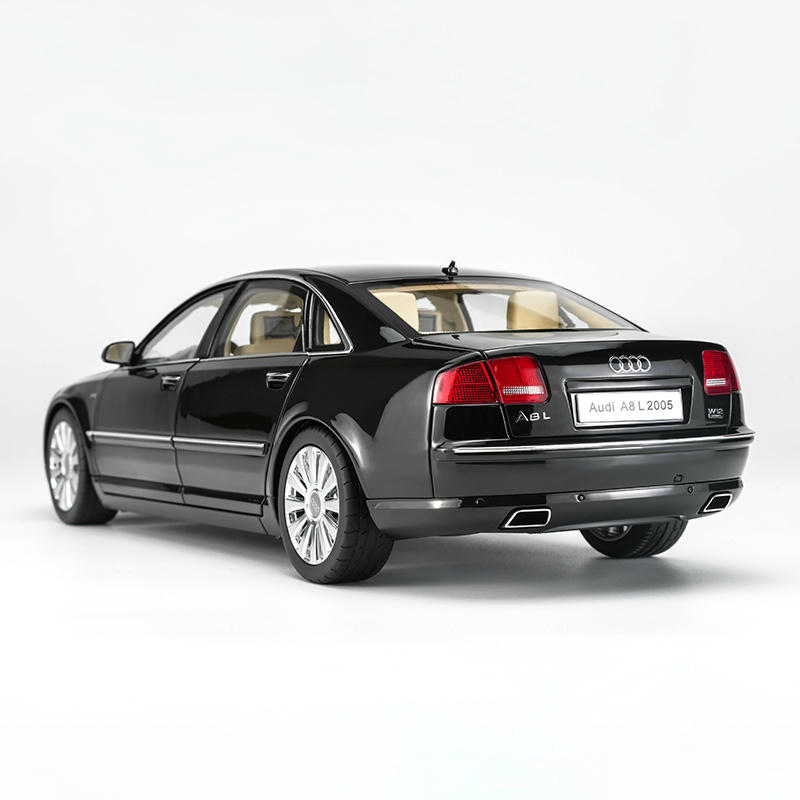 MOTORHELIX Audi A8 L (D3) 1:18 Diecast Model Car