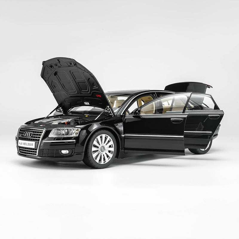 MOTORHELIX Audi A8 L (D3) 1:18 Diecast Model Car