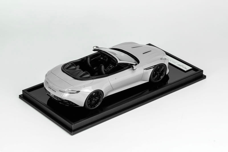 MotorHelix Aston Martin DB12 Coupe 1:18 Resin Model Car