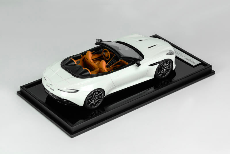 MotorHelix Aston Martin DB12 Coupe 1:18 Resin Model Car