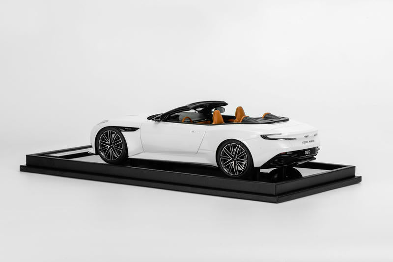 MotorHelix Aston Martin DB12 Coupe 1:18 Resin Model Car