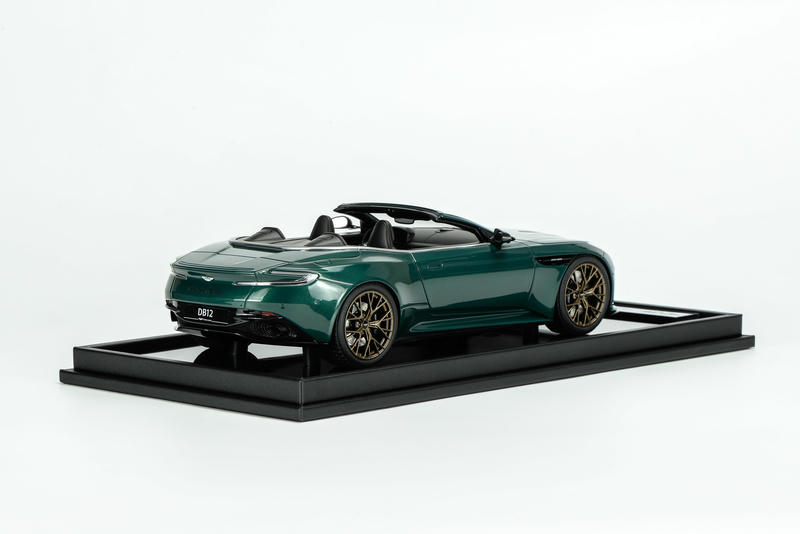 MotorHelix Aston Martin DB12 Coupe 1:18 Resin Model Car