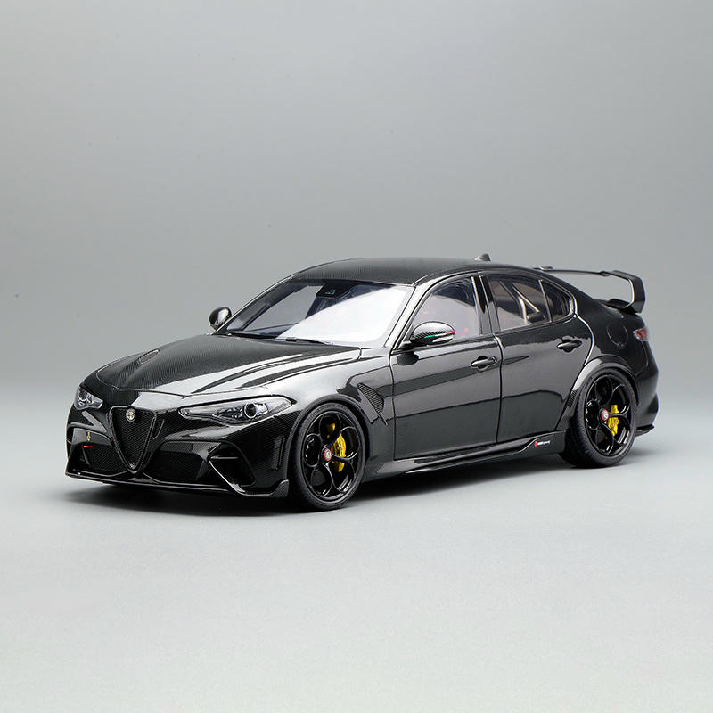 MotorHelix 1:18 Alfa Romeo GTAM Diecast Car — Carbon-Edition