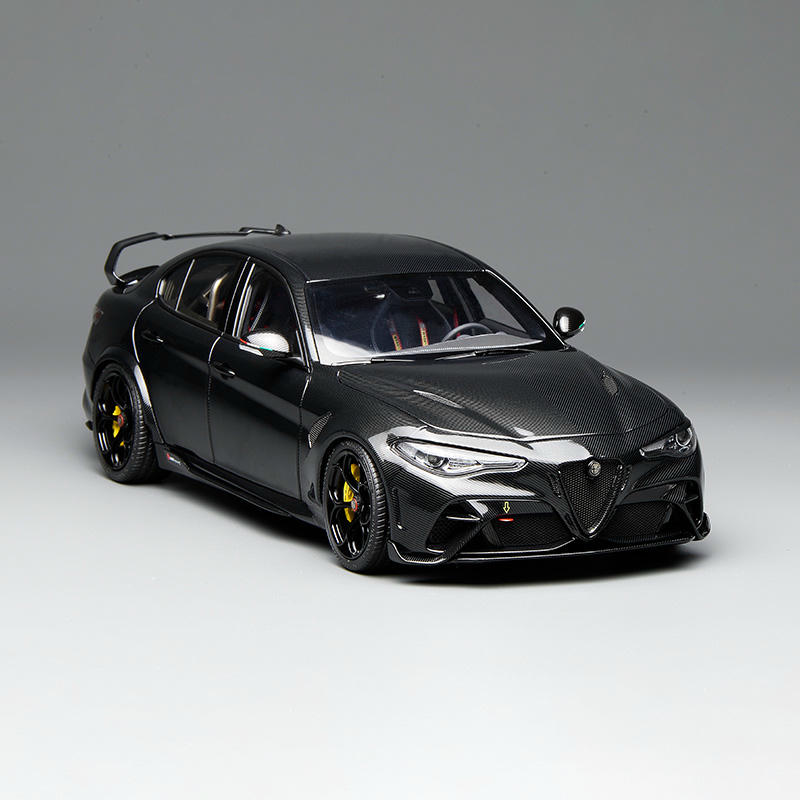 MotorHelix 1:18 Alfa Romeo GTAM Diecast Car — Carbon-Edition