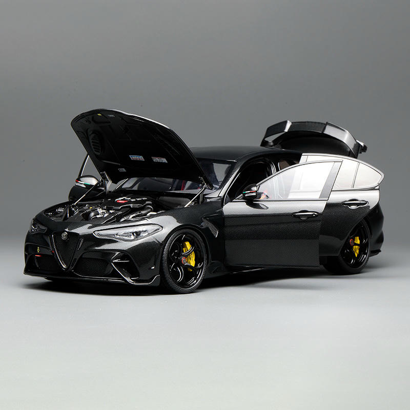 MotorHelix 1:18 Alfa Romeo GTAM Diecast Car — Carbon-Edition