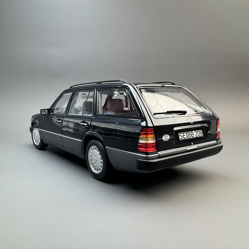 NOREV 1:18 Mercedes-Benz S124 300D T-Model Diecast Opening Model